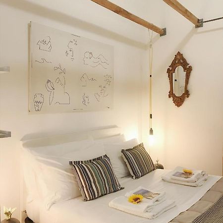 Design & History Suite 萨莱诺 外观 照片